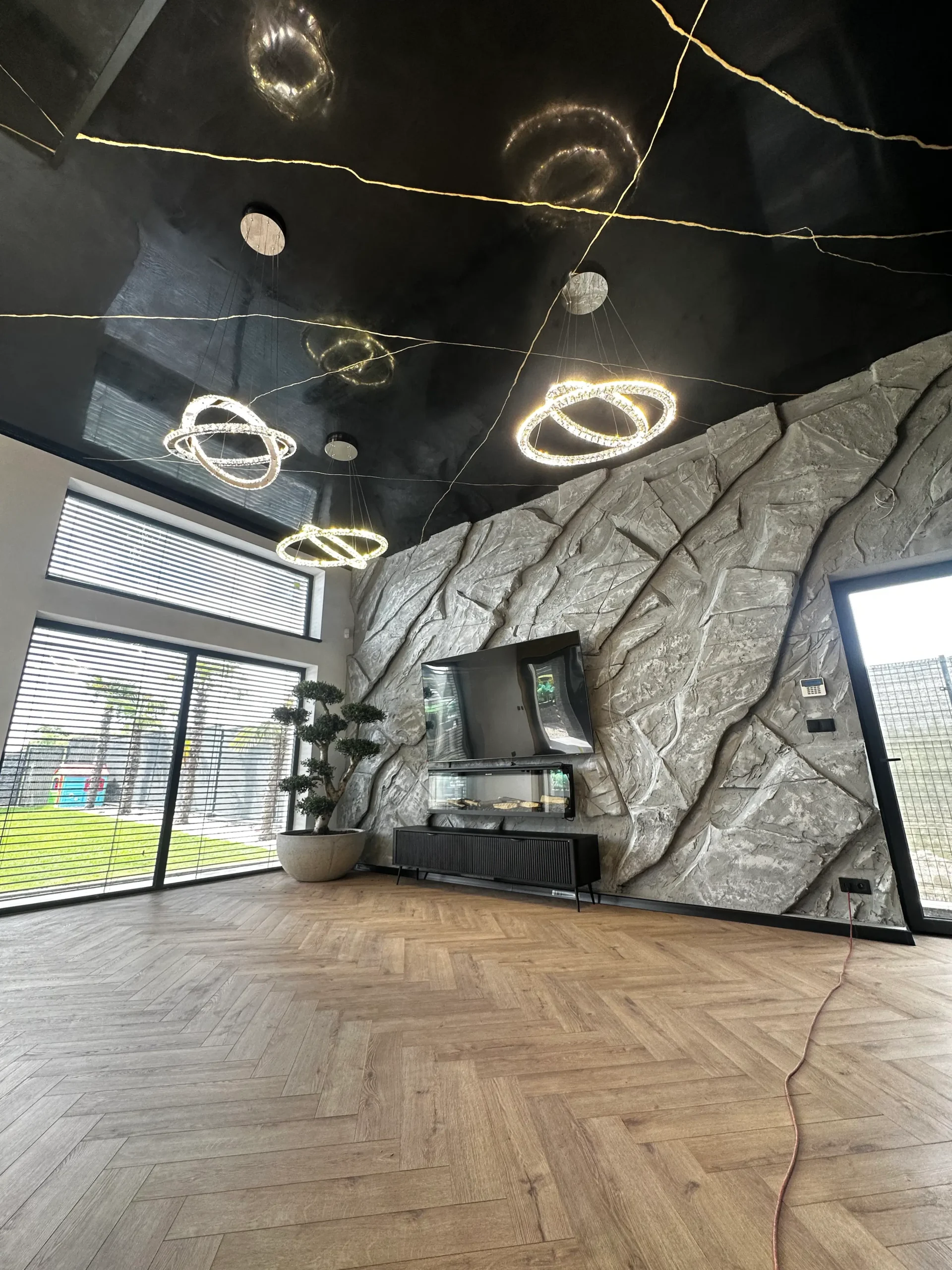 Luxusná imitácia kameňa stierka Michaelo Cavalli realizácia